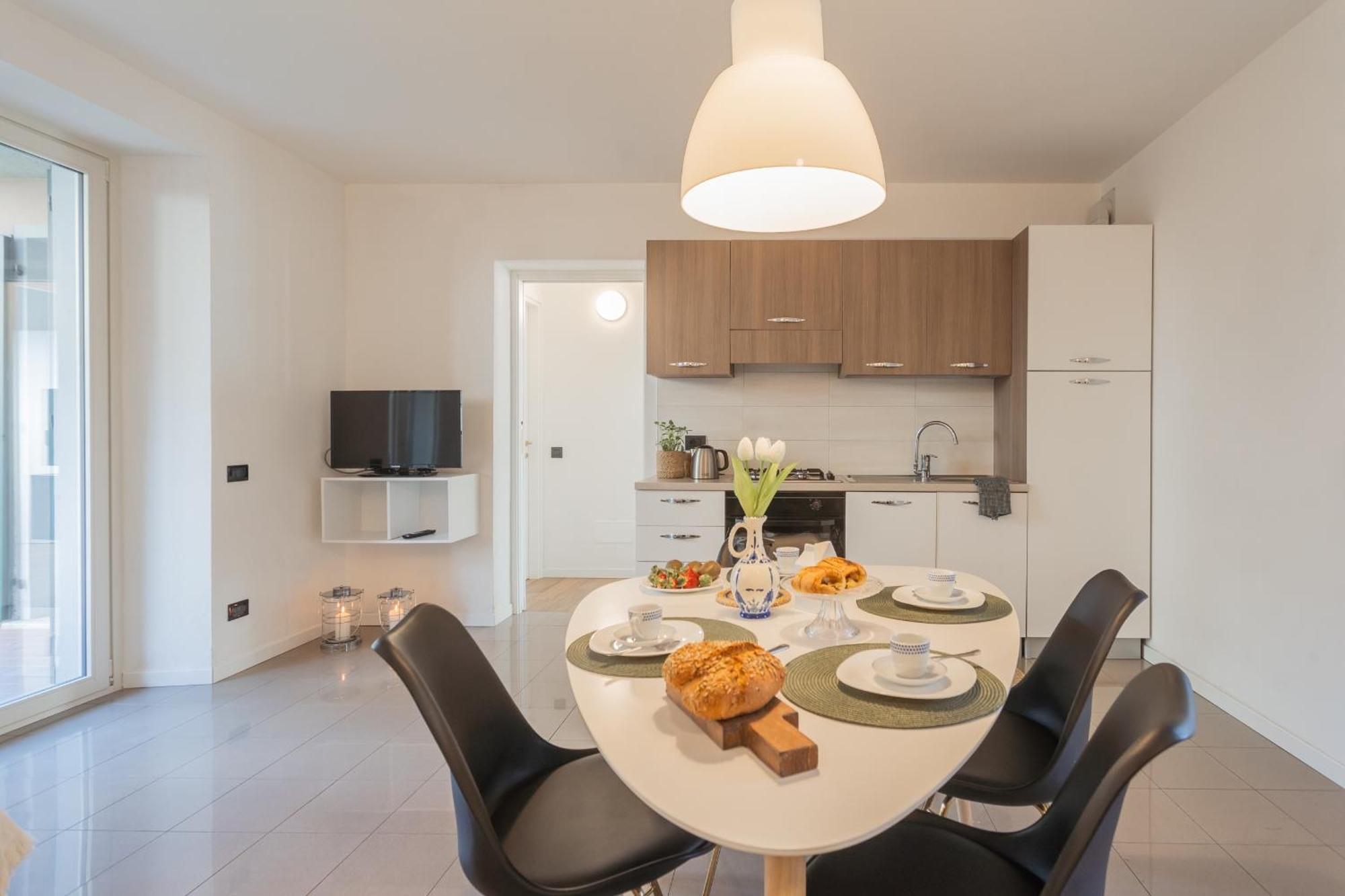 Ponente Balcony & Garden By Rent All Como Gravedona Eksteriør billede